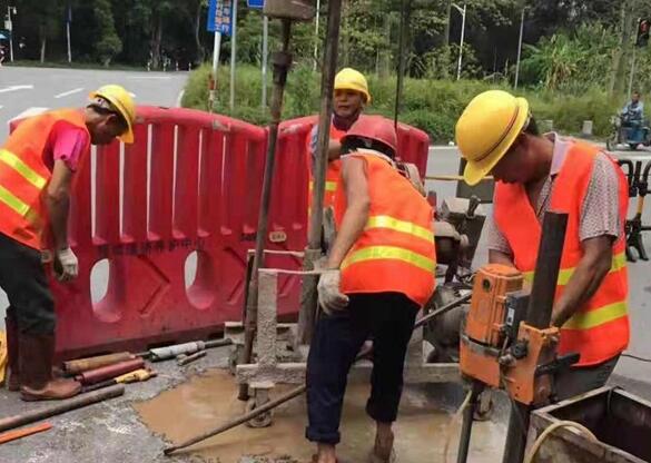 东兴一路面注浆加固